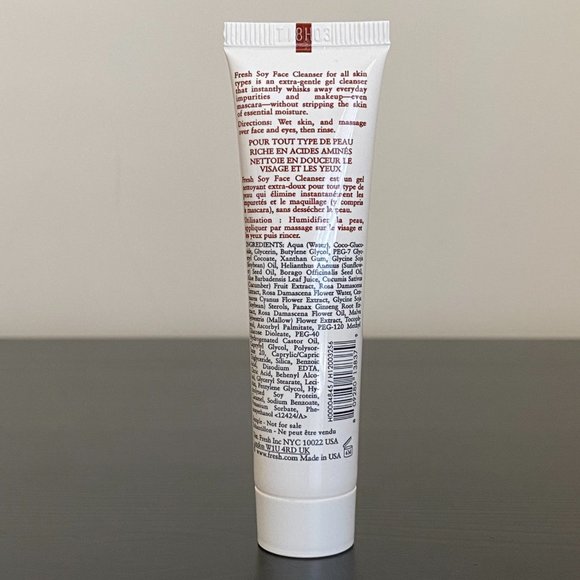 Fresh Soy Face Cleanser - Picture 2 of 9